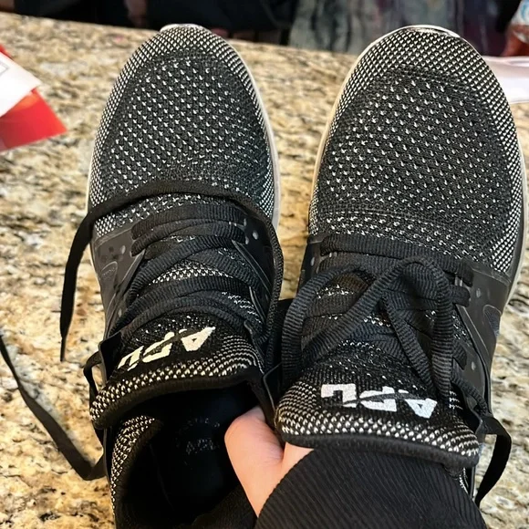 APL Ascend W shoes
